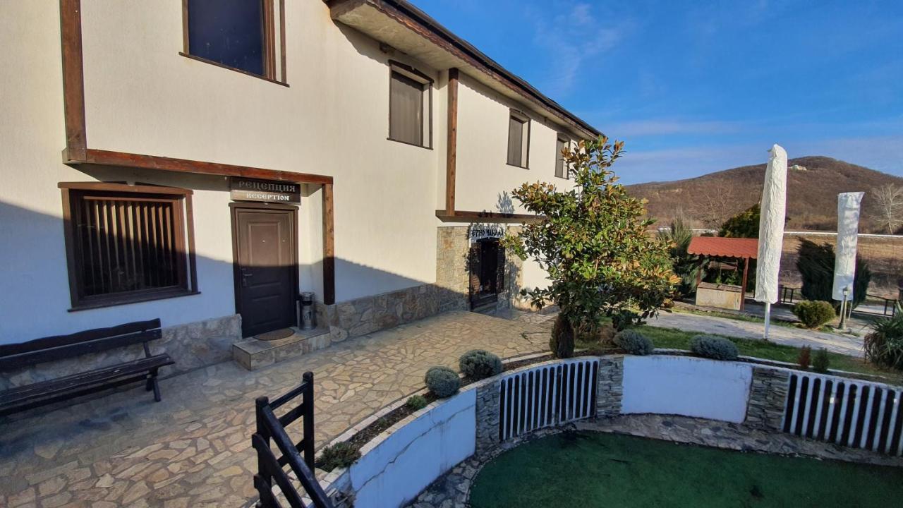 Семеен Хотел-Ресторант Етно Чакала Hotel Szevlievo Kültér fotó